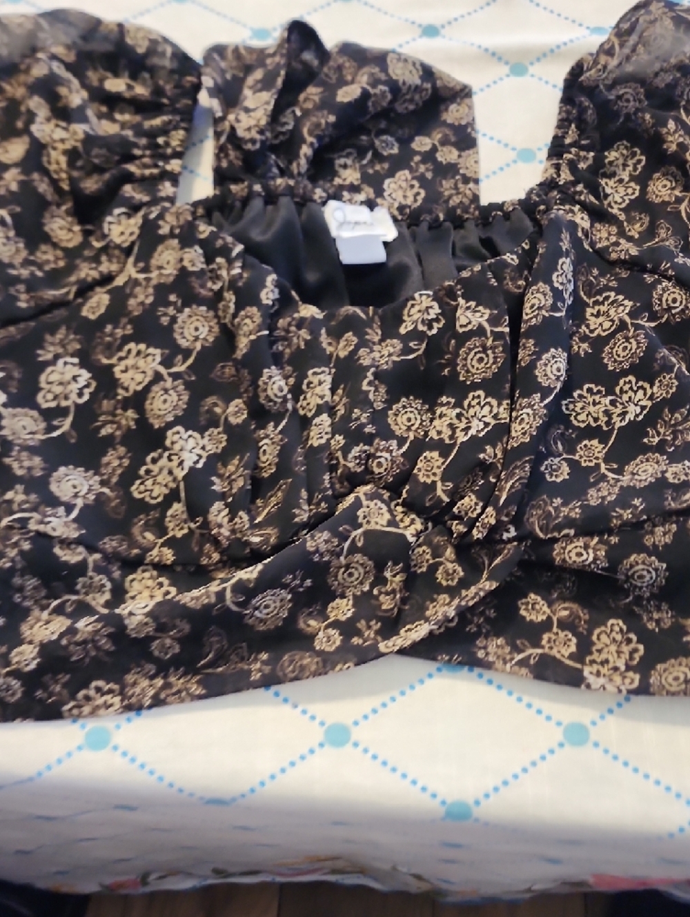 Black Floral Tie-Front Off-Shoulder Blouse - Picture 4 of 6